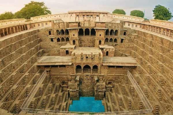 Same Day Abhaneri Tour