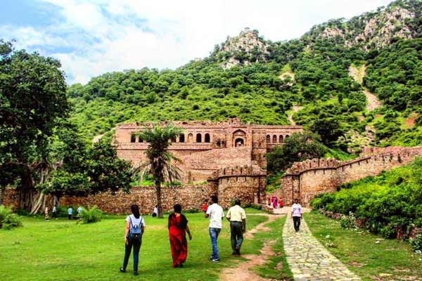 same-day-bhangarh-tour